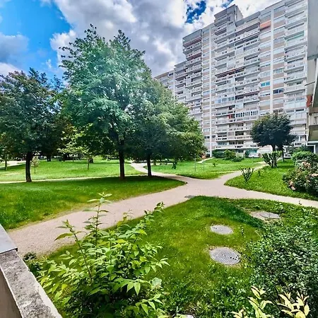 Apartamento Calme Dans Le Centre Avec Parking Gratuit *